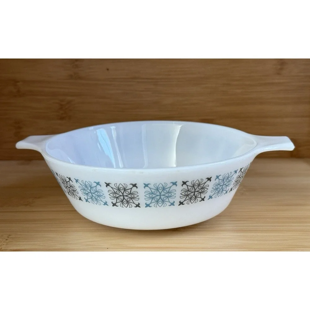 Vintage JAJ Pyrex Small 6